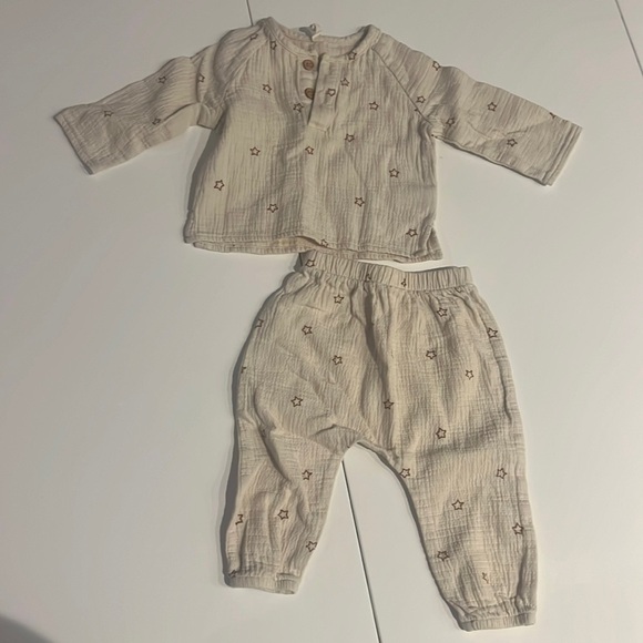 Quincy Mae never worn outfit 3-6 month - Picture 1 of 4